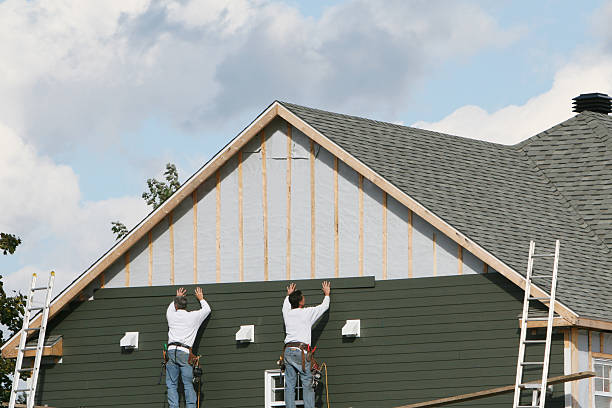 Professional Siding technician working in Youngsville, PA